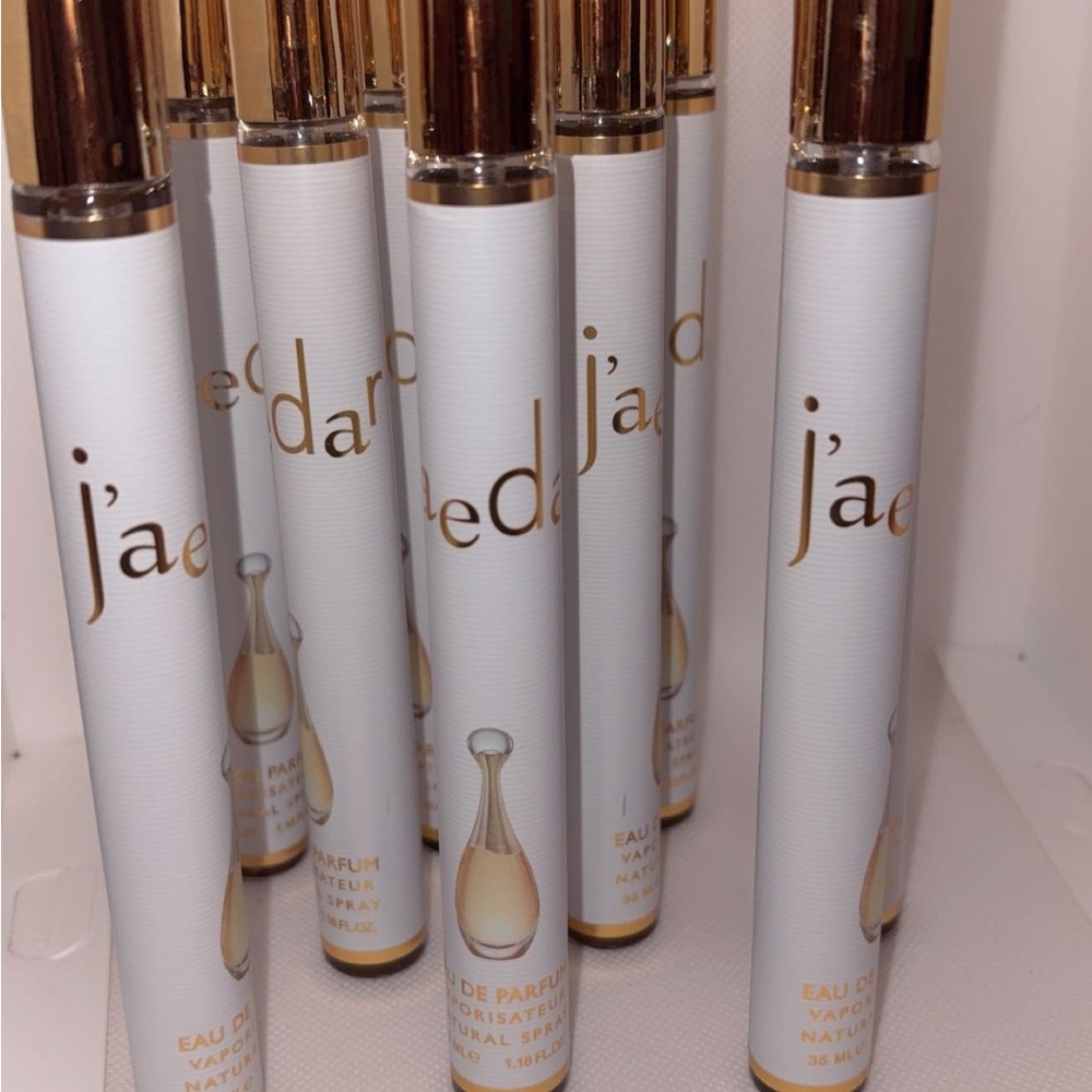 J'adére White & Gold Women's Fragrance Rollerball -